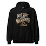 Hoodie unisexe noir, vue de face, design « Not Lost Just Wandering » en beige sable avec botte de randonnée