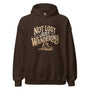 Hoodie unisexe chocolat foncé, vue de face, imprimé « Not Lost Just Wandering » avec botte de randonnée