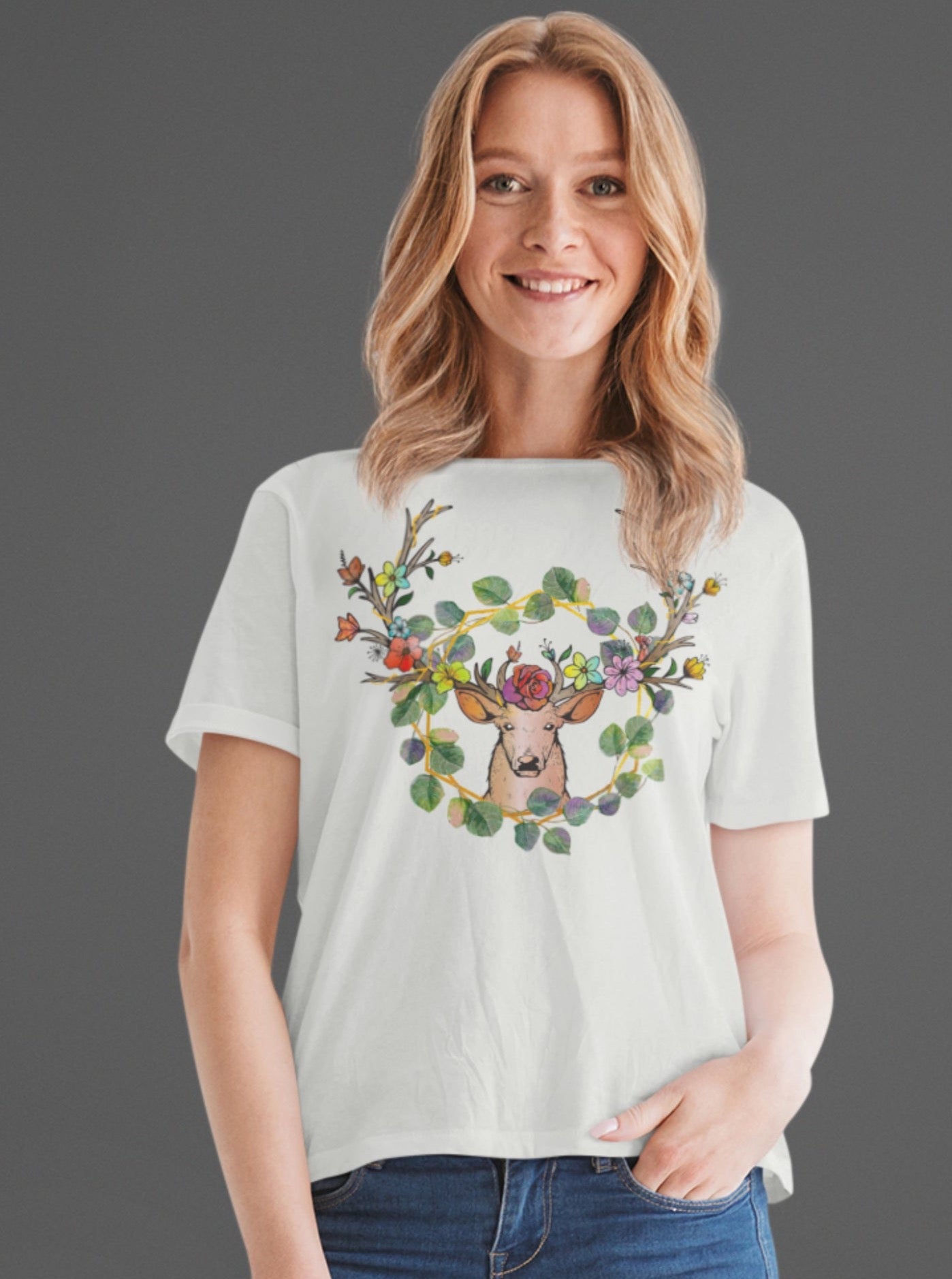 T-shirt Cerf Couronne de Fleurs – Bohème et Naturel
