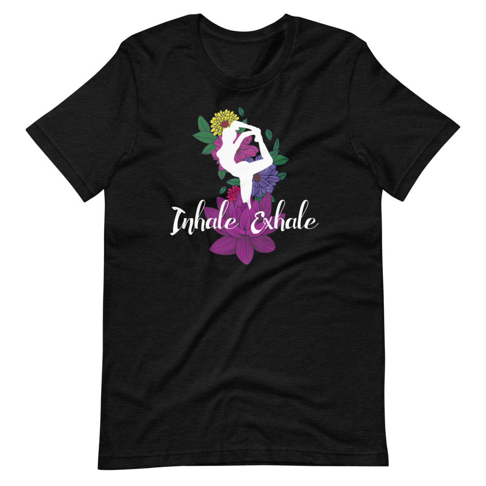 T-shirt "Inhale Exhale" avec Silhouette de Yoga et Fleurs – Floral et Méditatif