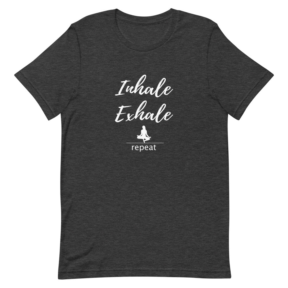 T-shirt "Inhale Exhale Repeat" avec Silhouette Méditative – Simple et Apaisant