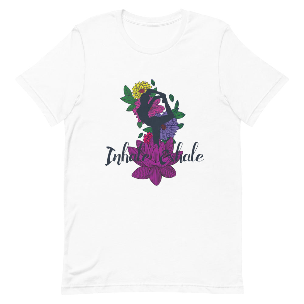 T-shirt "Inhale Exhale" avec Silhouette de Yoga et Fleurs – Floral et Méditatif