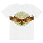 T-shirt unisexe avec un design majestueux affichant un aigle aux ailes déployées (teintes brunes, orangées, rouges) intégré à un arbre de vie avec branches orangées et feuillage vert.
