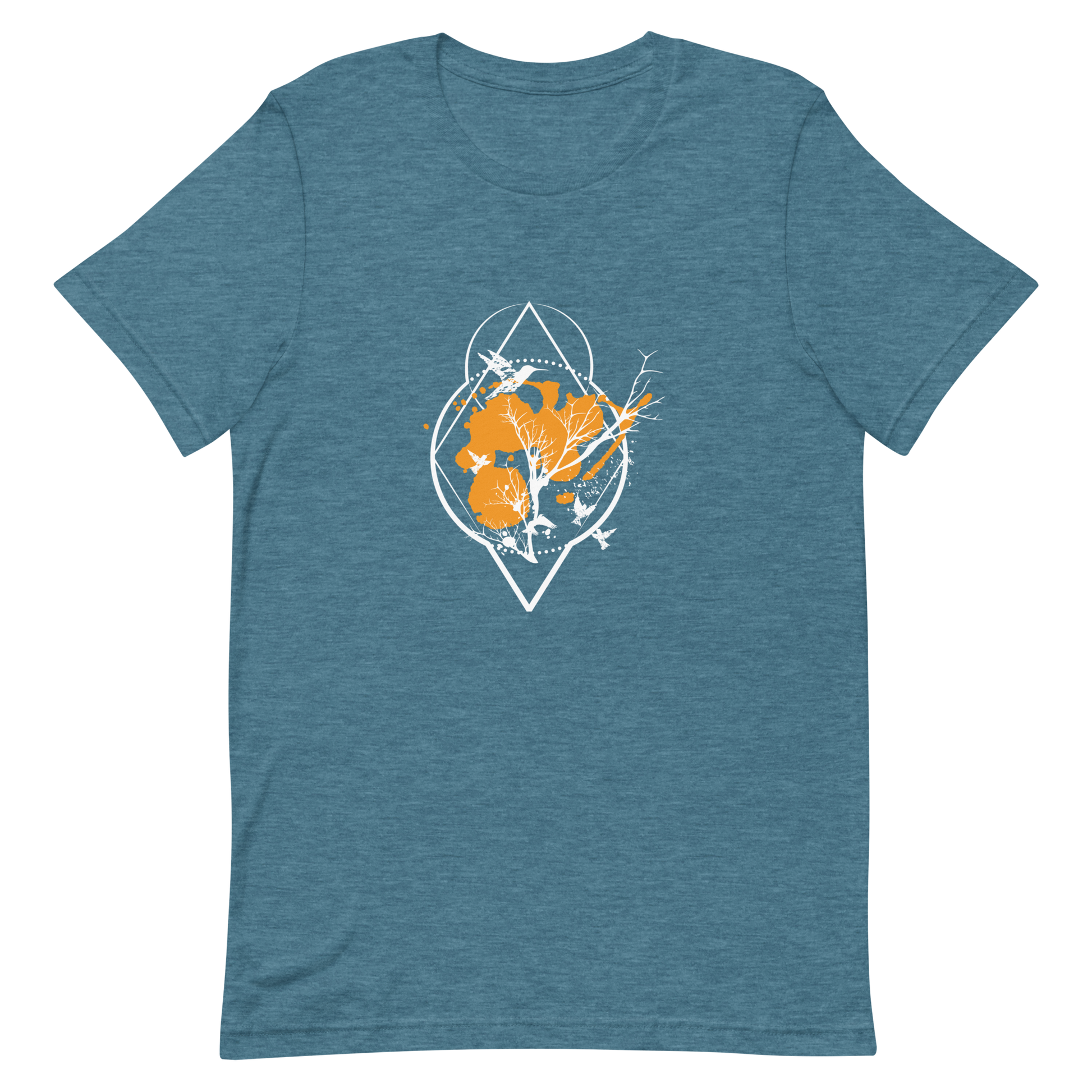 T-shirt bleu-vert unisexe avec un design bohème d’arbres et oiseaux orange, encadrés d’un motif géométrique blanc.