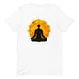 T-shirt blanc unisexe avec un design sacré affichant une silhouette méditative noire en position de lotus, sur un fond doré évoquant un soleil, entourée de symboles spirituels (Om, lotus, nœud infini) en blanc et jaune.